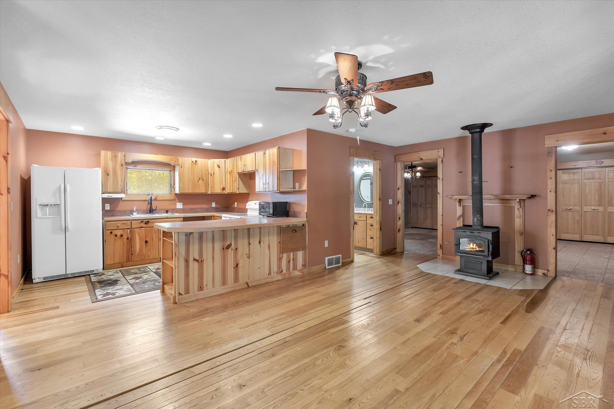 2859 West Chippewa River Road Midland, MI 48640 - Photo 8 of 51 50089692-7.JPG