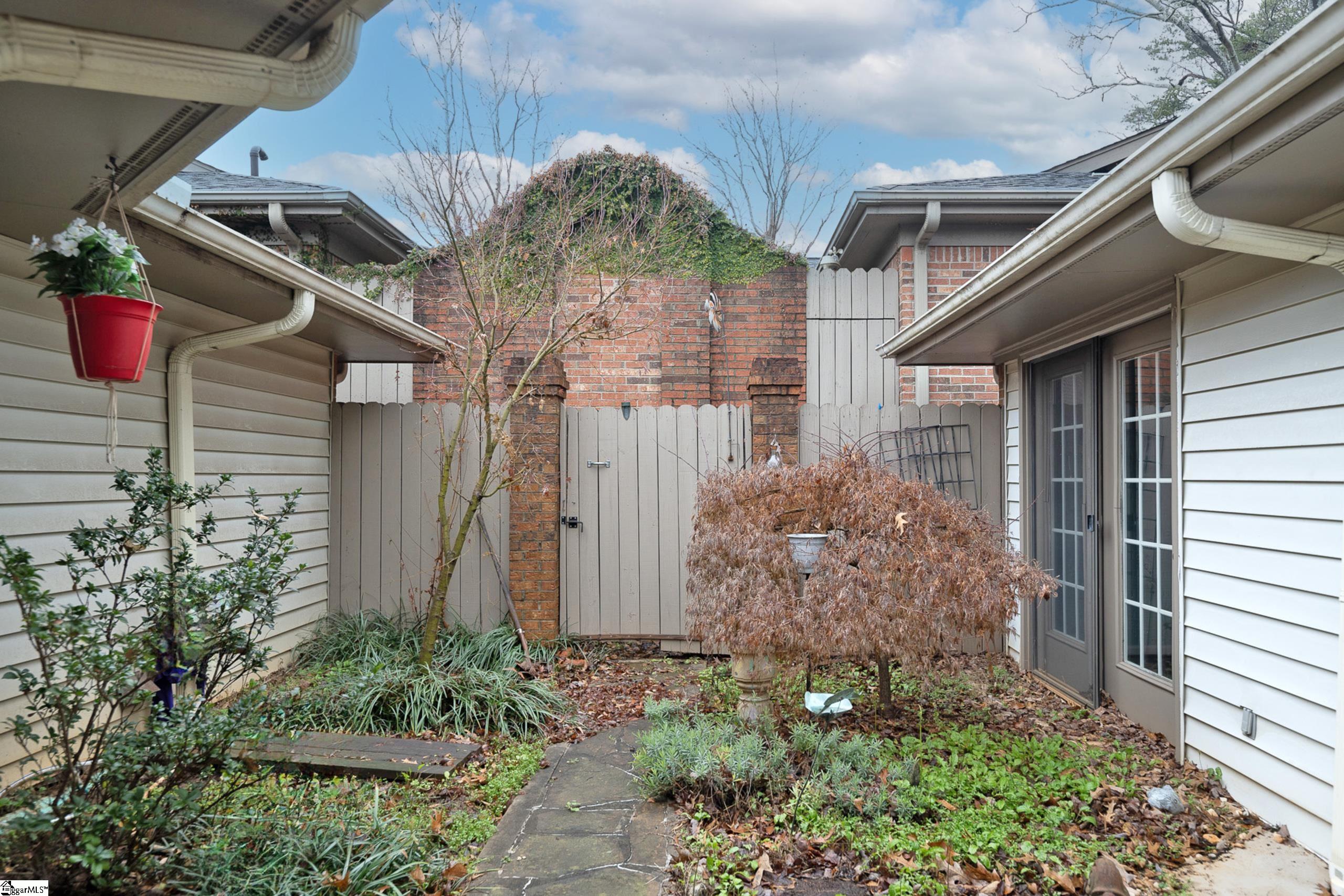 133 Hummingbird Ridge Greenville, SC 29605 - Photo 30 of 40 Gallery Image 30