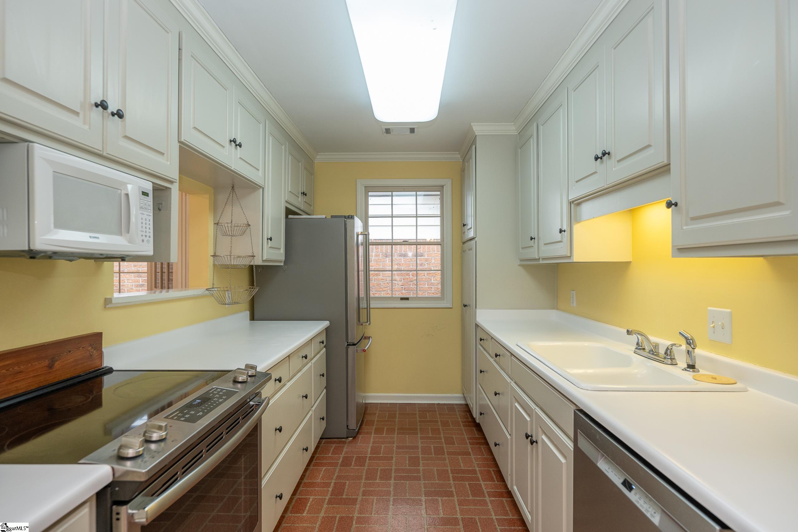 133 Hummingbird Ridge Greenville, SC 29605 - Photo 7 of 40 Gallery Image 7