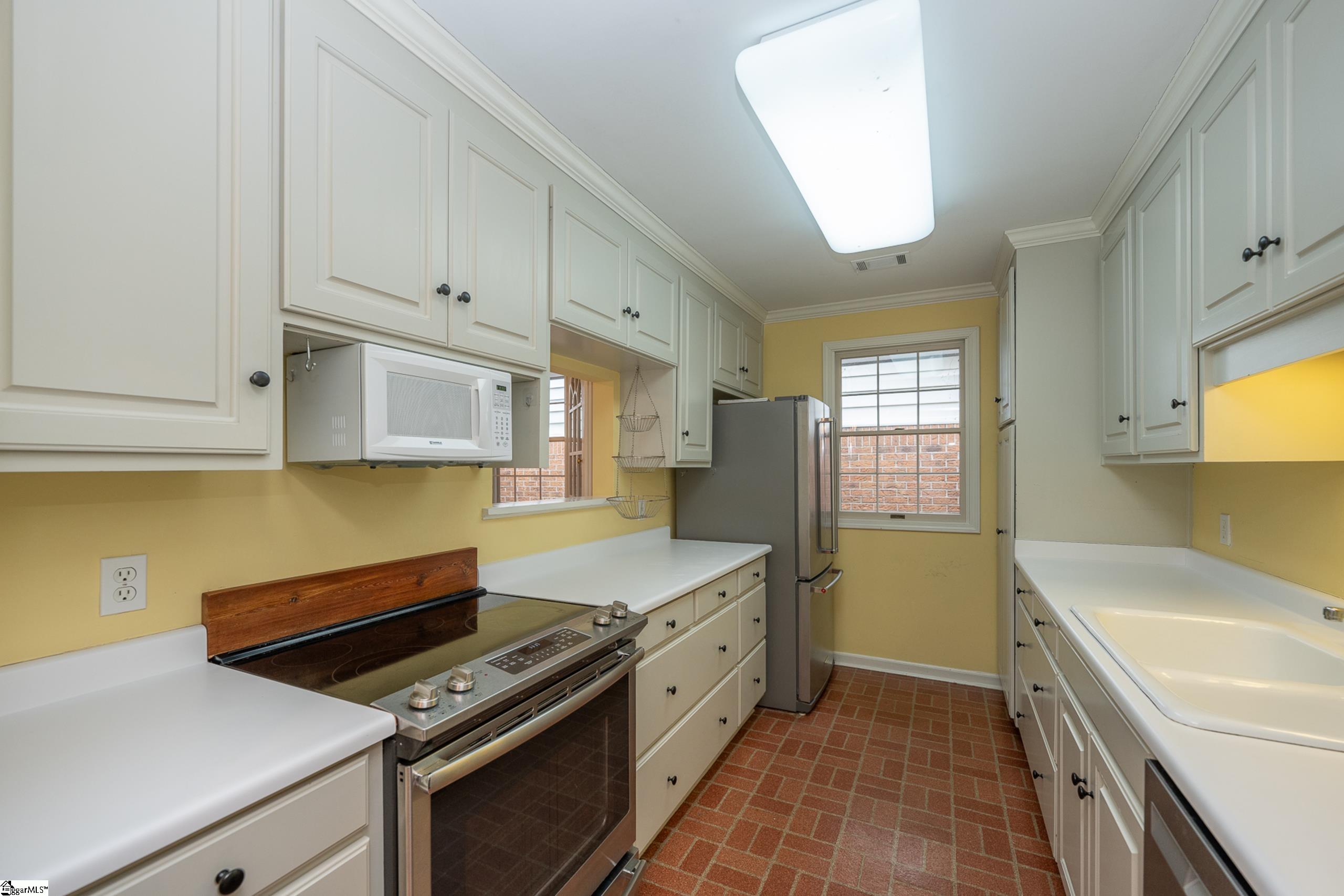 133 Hummingbird Ridge Greenville, SC 29605 - Photo 8 of 40 Gallery Image 8