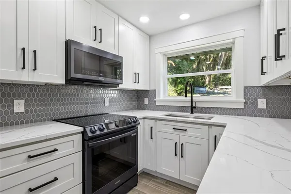 $1,289,000 | 118 North Grandview Street, Mount Dora, FL 32757
