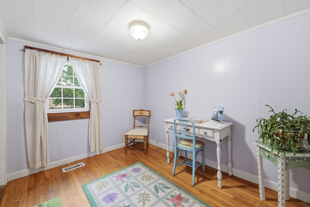 68 Chestnut Street Franklin, MA 02038 - Photo 11 of 27