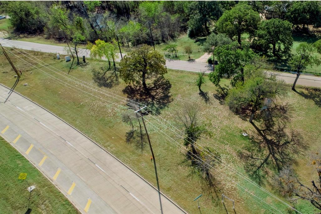 1716 Southeast Parkway Azle, TX 76020 - Photo 13 of 13 a view of a garden