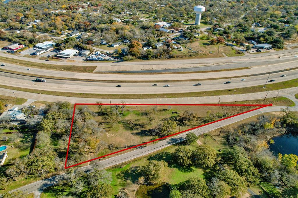 1716 Southeast Parkway Azle, TX 76020 - Photo 2 of 13 a view of a garden