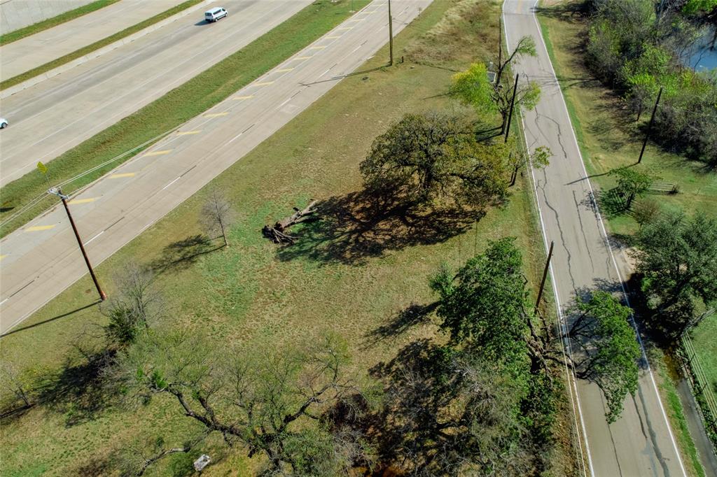 1716 Southeast Parkway Azle, TX 76020 - Photo 5 of 13 a view of a garden