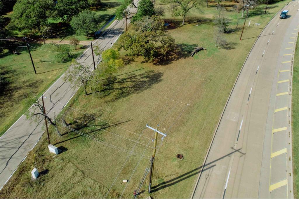 1716 Southeast Parkway Azle, TX 76020 - Photo 6 of 13 a view of jacuzzi