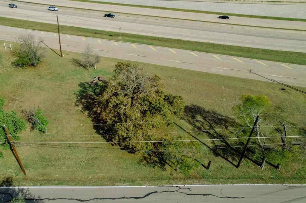 1716 Southeast Parkway Azle, TX 76020 - Photo 7 of 13 a view of a yard