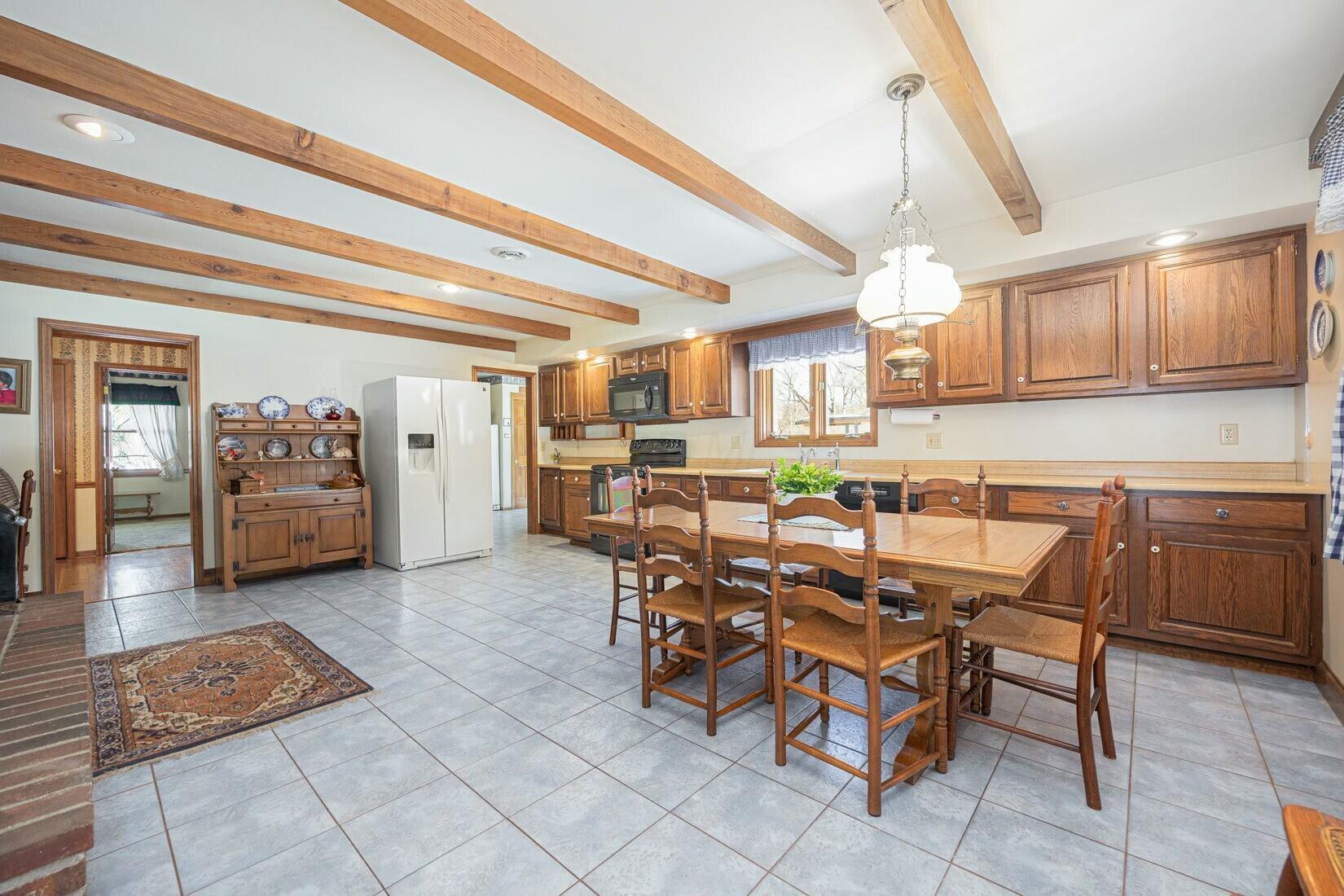 4446 Dublin Road Columbus, OH 43221 - Photo 17 of 62 Large eat in kitchen