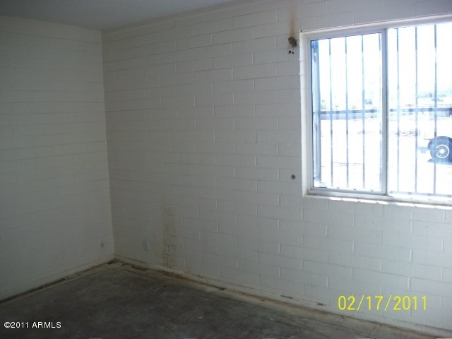 2530 East Chipman Road Phoenix, AZ 85040 - Photo 5 of 8 BEDROOM 2