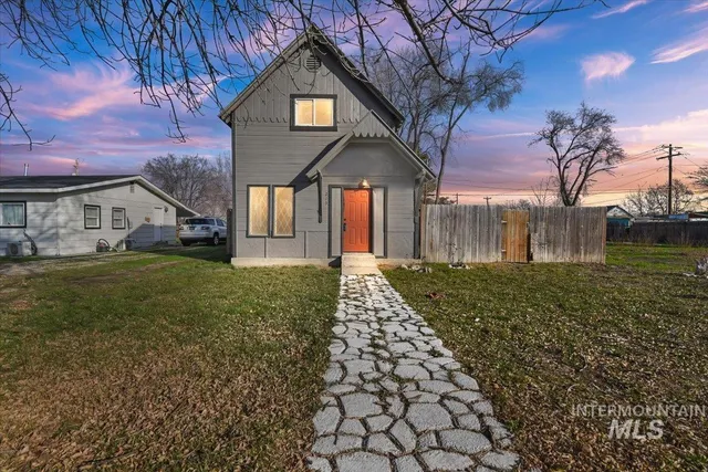 $299,900 | 213 East Freeport Street, Caldwell, ID 83605