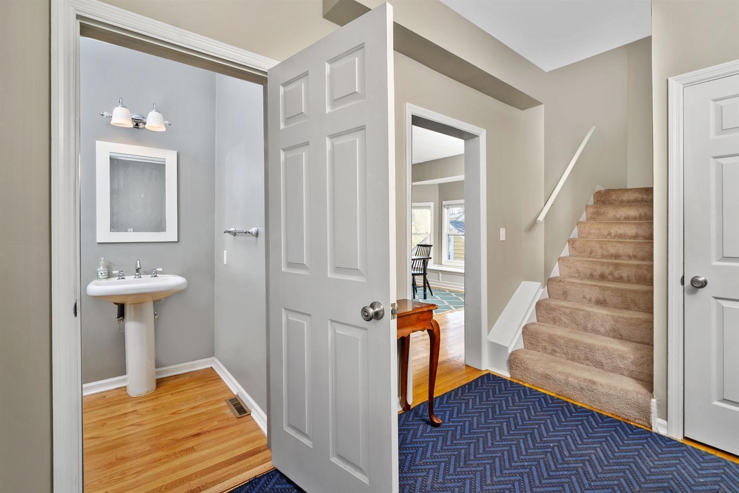 645 Rushton Road Cincinnati, OH 45226 - Photo 3 of 36 Gallery Image 3