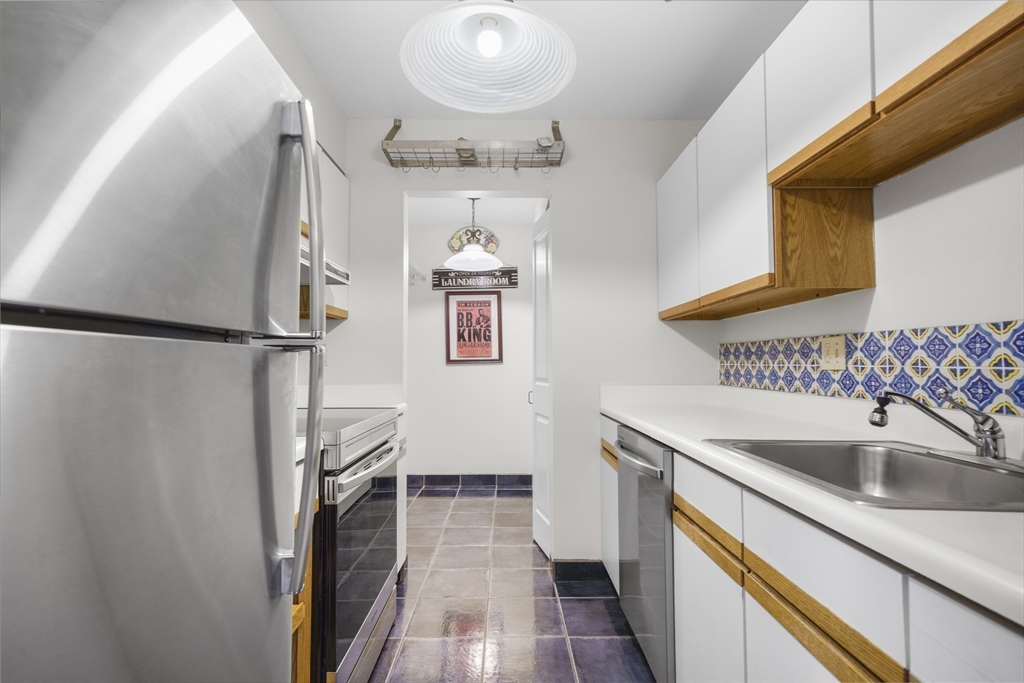 235 State Street, Unit 317 Springfield, MA 01103 - Photo 12 of 33 Gallery Image 12