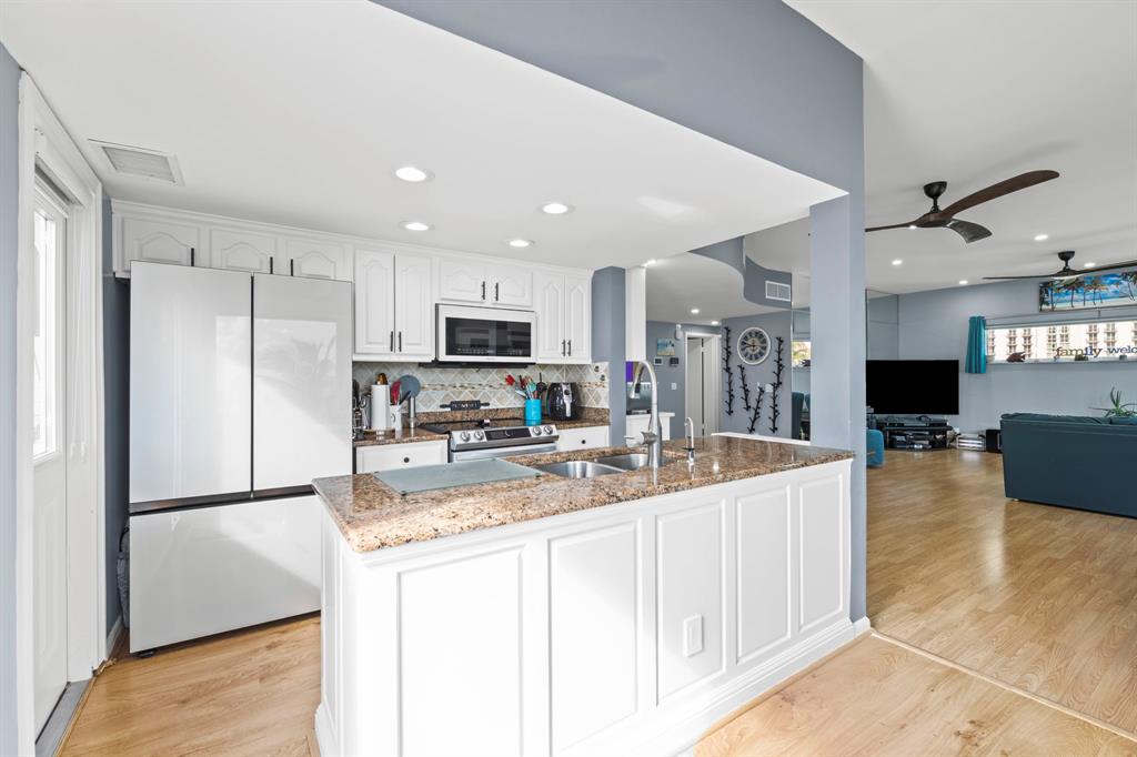 2201 North Surf Road Hollywood, FL 33019 - Photo 13 of 59