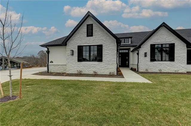 $1,049,900 | 3906 West 84th Terrace, Prairie Village, KS 66206