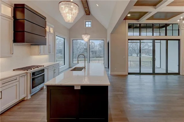 $1,049,900 | 3906 West 84th Terrace, Prairie Village, KS 66206