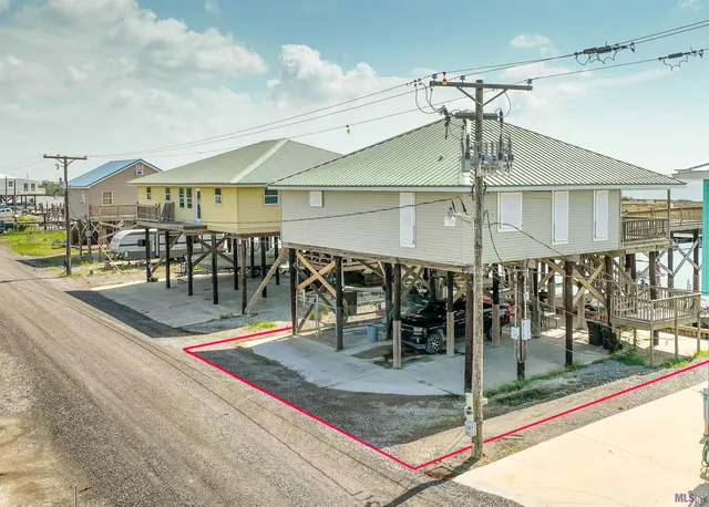 $320,000 | 8213 Redfish Street, Chauvin, LA 70344