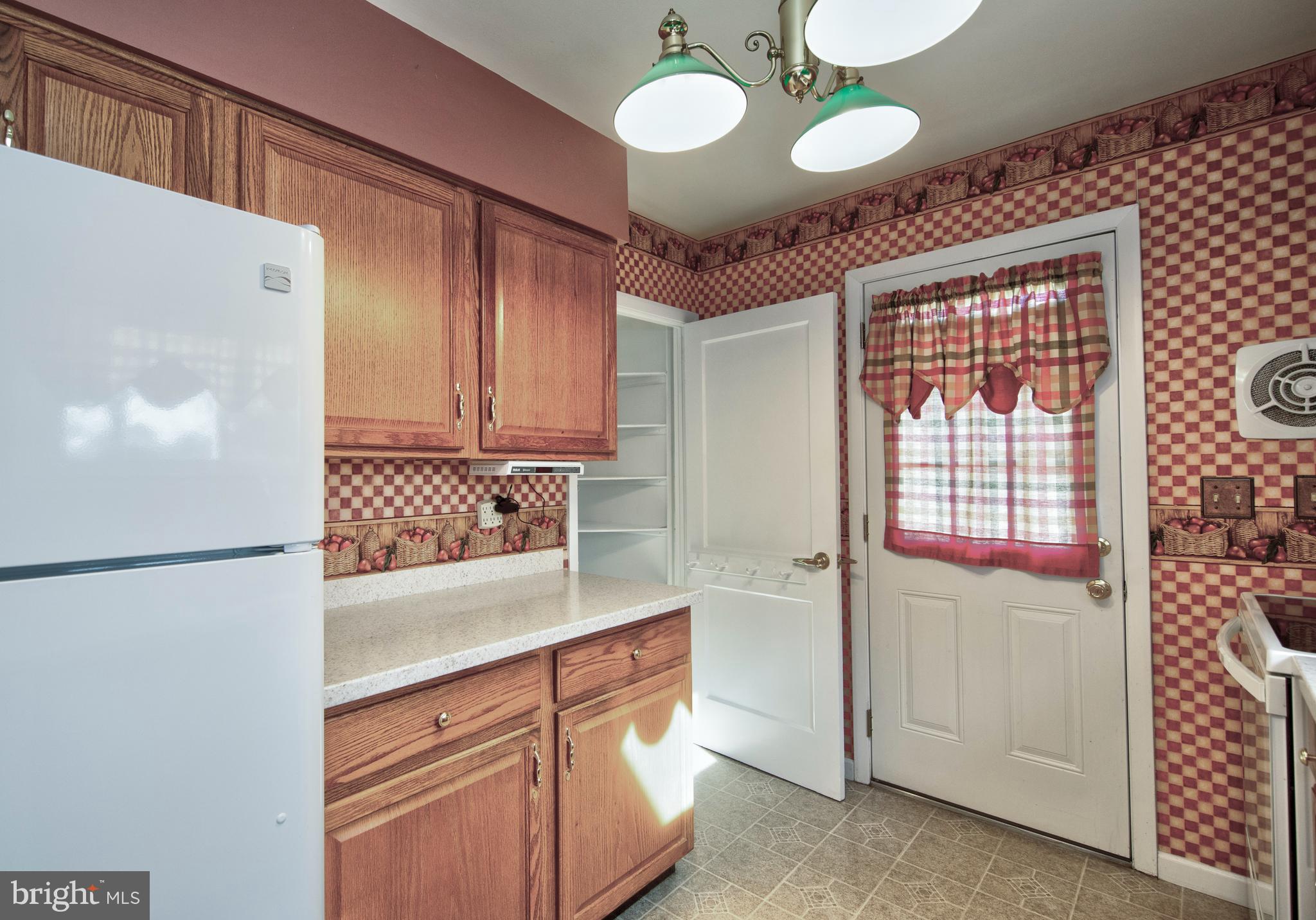 8809 Lakewood Road Baltimore, MD 21234 - Photo 11 of 36