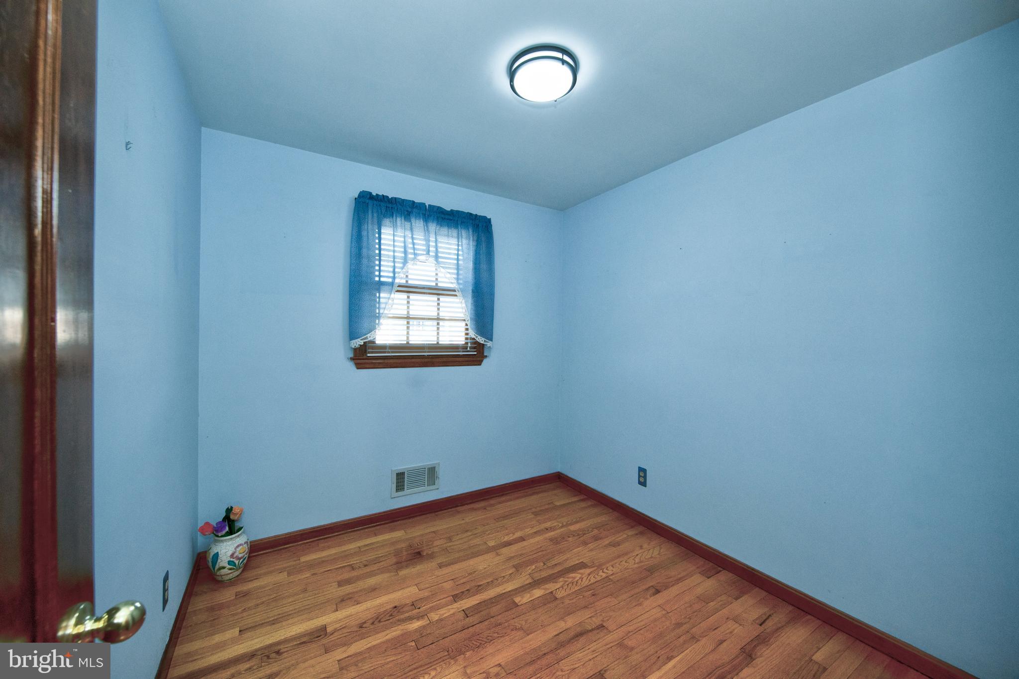 8809 Lakewood Road Baltimore, MD 21234 - Photo 13 of 36