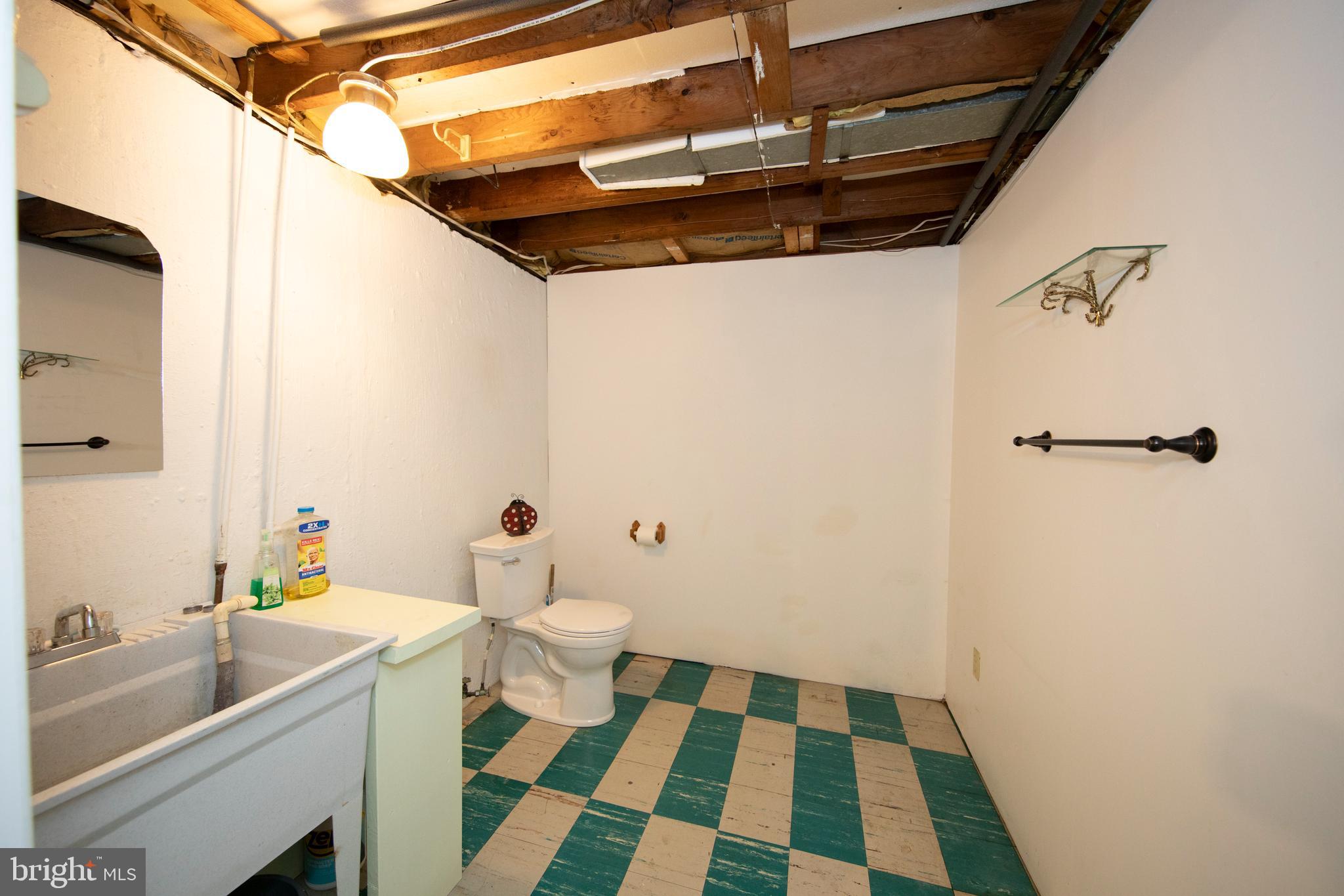 8809 Lakewood Road Baltimore, MD 21234 - Photo 25 of 36