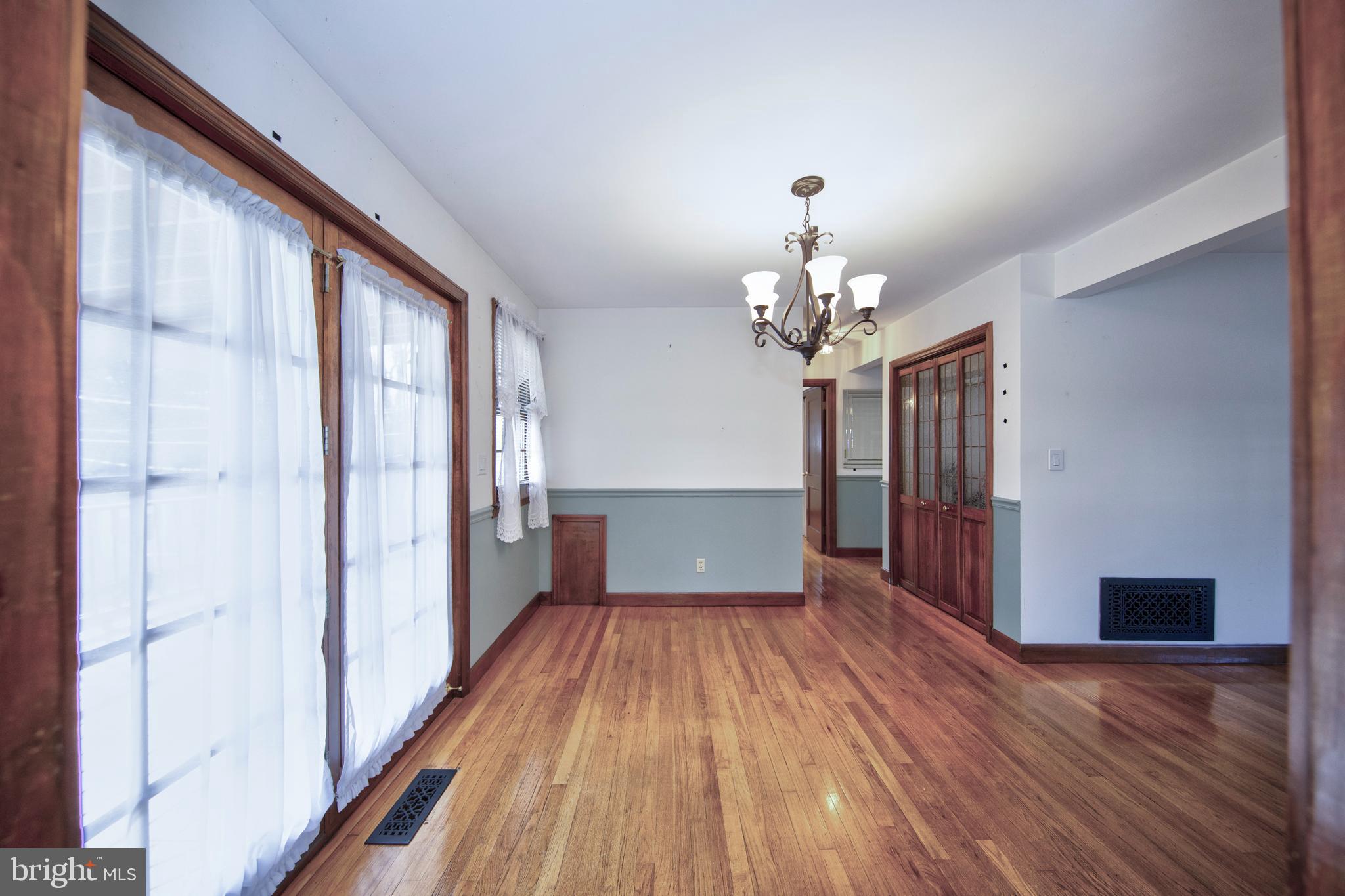 8809 Lakewood Road Baltimore, MD 21234 - Photo 8 of 36