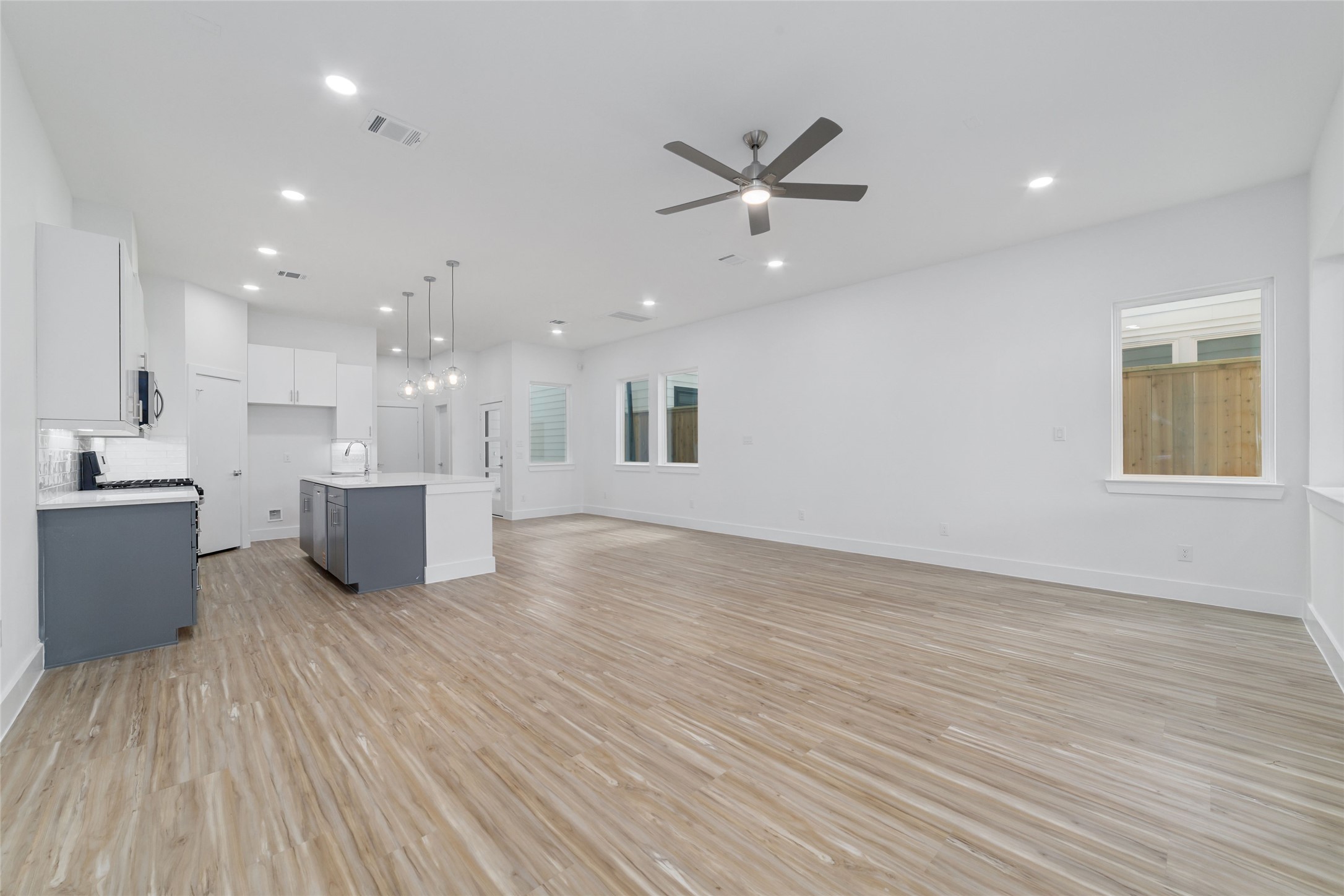 2109 Holman Street Houston, TX 77004 - Photo 11 of 30 HUGE Living Space and Dynamic Ceiling Fan