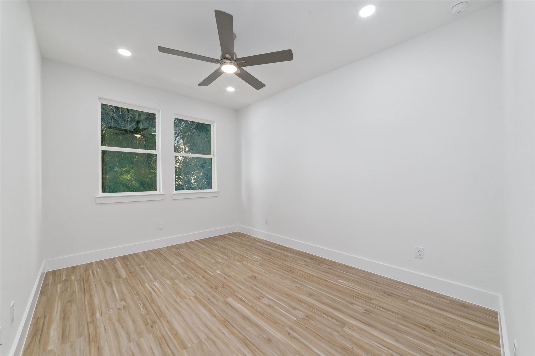 2109 Holman Street Houston, TX 77004 - Photo 15 of 30 Guest Bedroom