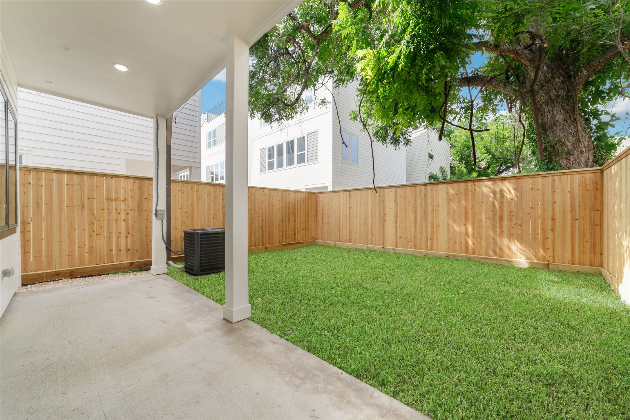 2109 Holman Street Houston, TX 77004 - Photo 29 of 30 Great Covered Patio Space Great For Entertaining.