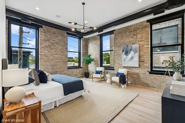$1,750,000 | 401 North Aberdeen Street, Unit 2N, Chicago, IL 60642