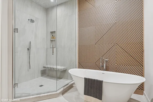 $1,750,000 | 401 North Aberdeen Street, Unit 2N, Chicago, IL 60642