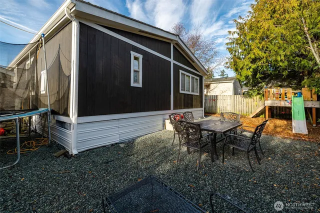 $122,500 | 700 Northwest Crosby Avenue, Unit 19, Oak Harbor, WA 98277