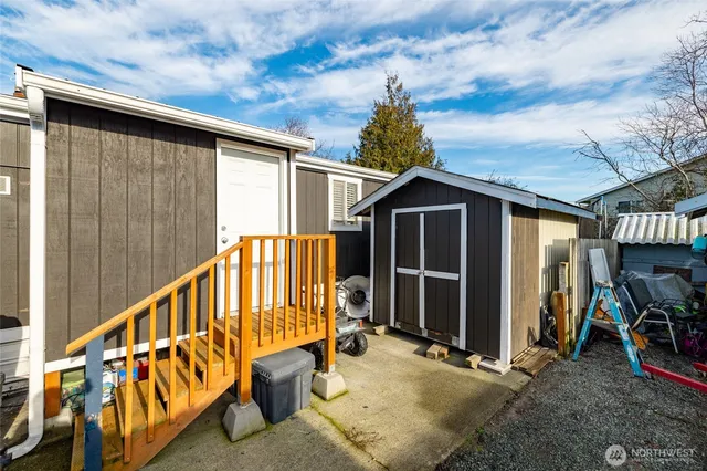 $122,500 | 700 Northwest Crosby Avenue, Unit 19, Oak Harbor, WA 98277