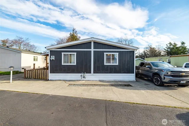 $122,500 | 700 Northwest Crosby Avenue, Unit 19, Oak Harbor, WA 98277