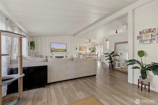 $122,500 | 700 Northwest Crosby Avenue, Unit 19, Oak Harbor, WA 98277