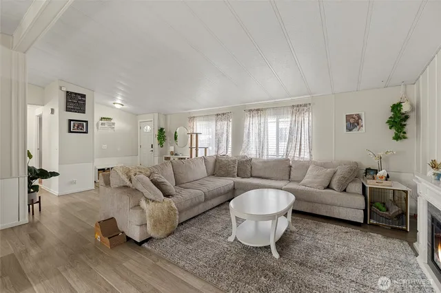 $122,500 | 700 Northwest Crosby Avenue, Unit 19, Oak Harbor, WA 98277