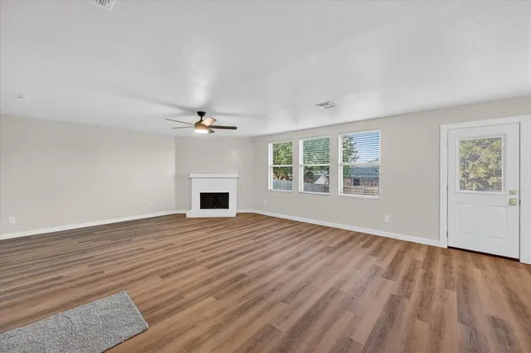 $450,000 | 8400 Vinetree Drive, Arlington, TX 76002