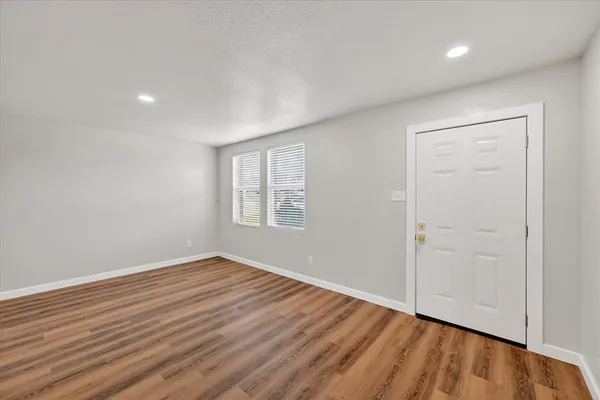 $450,000 | 8400 Vinetree Drive, Arlington, TX 76002