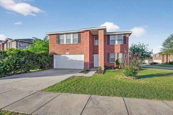 $450,000 | 8400 Vinetree Drive, Arlington, TX 76002