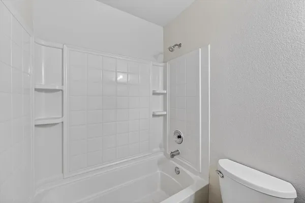 $450,000 | 8400 Vinetree Drive, Arlington, TX 76002