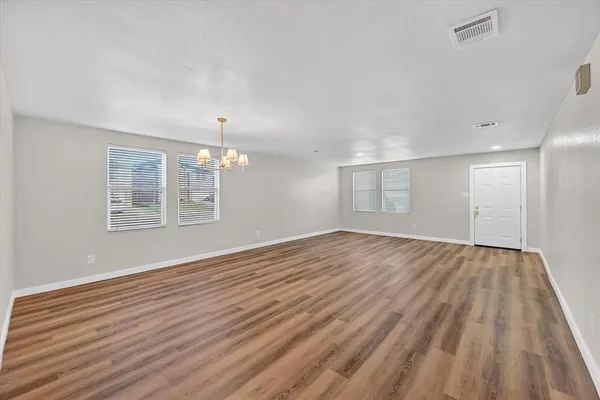 $450,000 | 8400 Vinetree Drive, Arlington, TX 76002