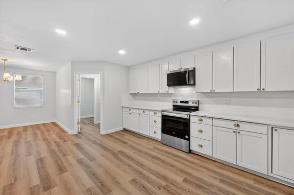 $450,000 | 8400 Vinetree Drive, Arlington, TX 76002