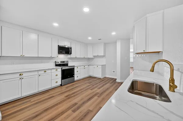 $450,000 | 8400 Vinetree Drive, Arlington, TX 76002