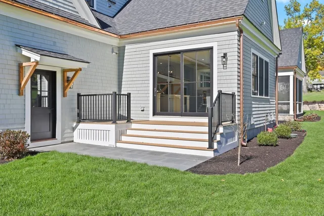 a view of a entrance door of the house