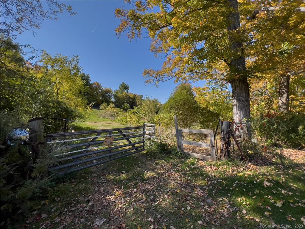 81 Currituck Road Newtown, CT 06470 - Photo 33 of 40
