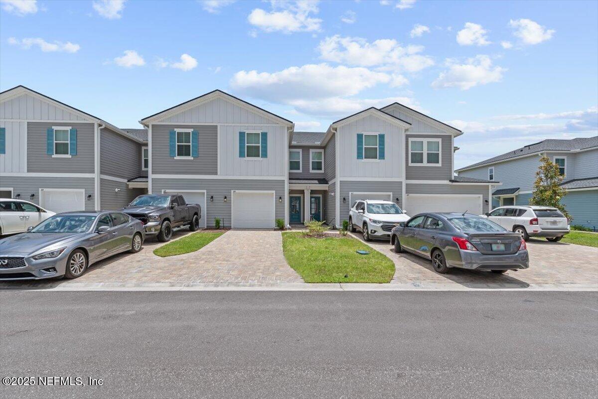 39 Thurnham Lane St. Augustine, FL 32092 - Photo 48 of 52 a car parked in front of house