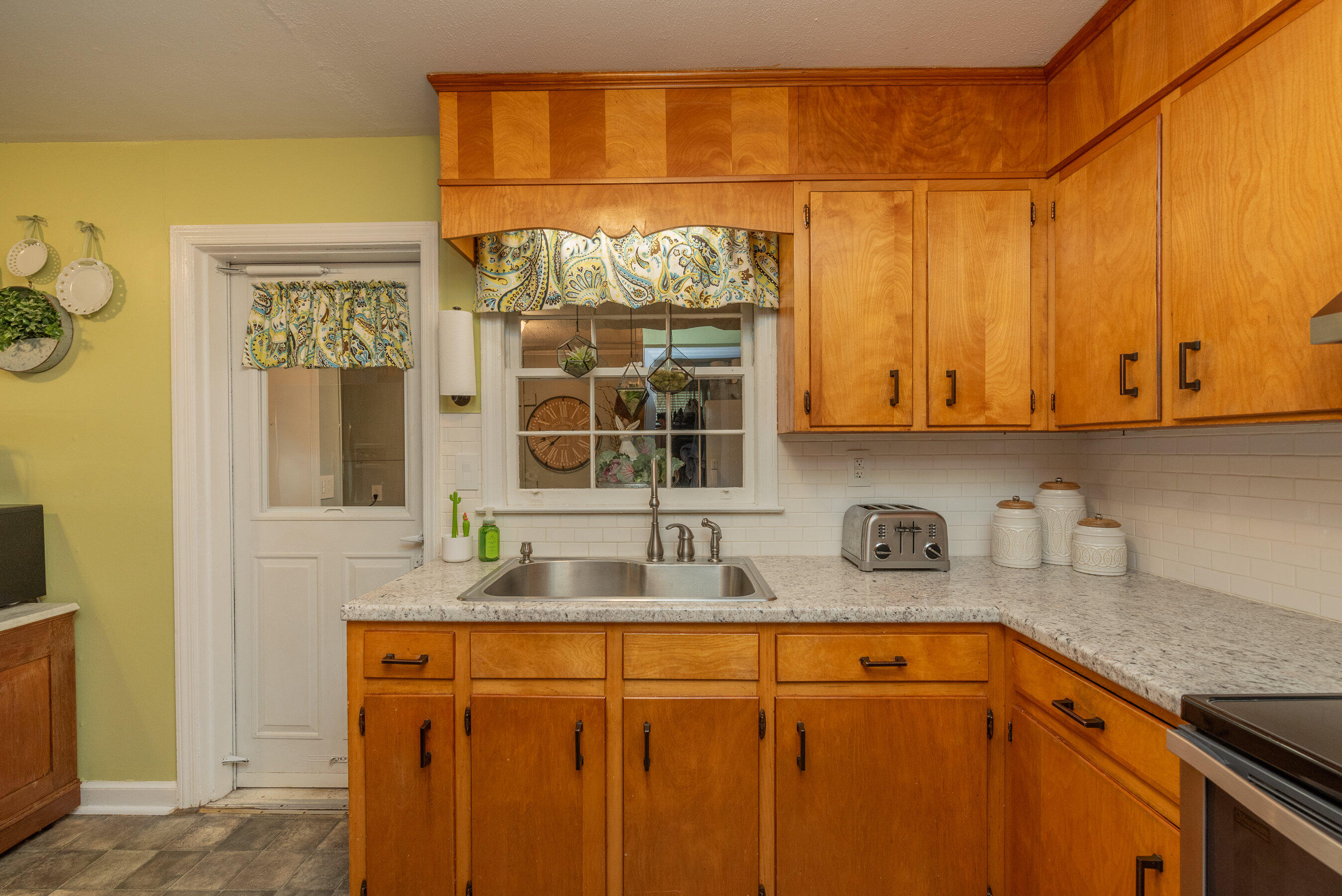 6116 Springfield Road Williston, SC 29853 - Photo 13 of 57 013_6116_springfield_rd_013_201