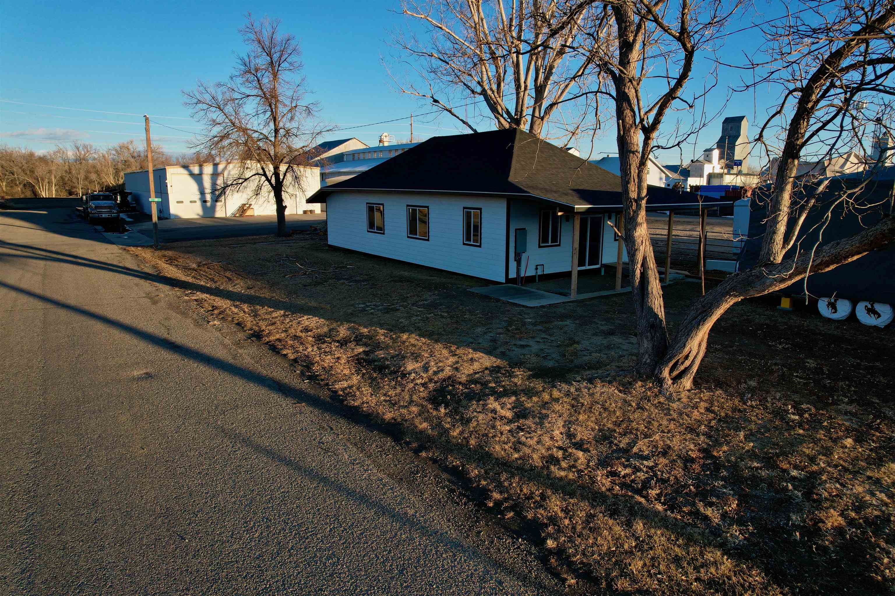 302 South 3rd Street Basin, WY 82410 - Photo 2 of 21