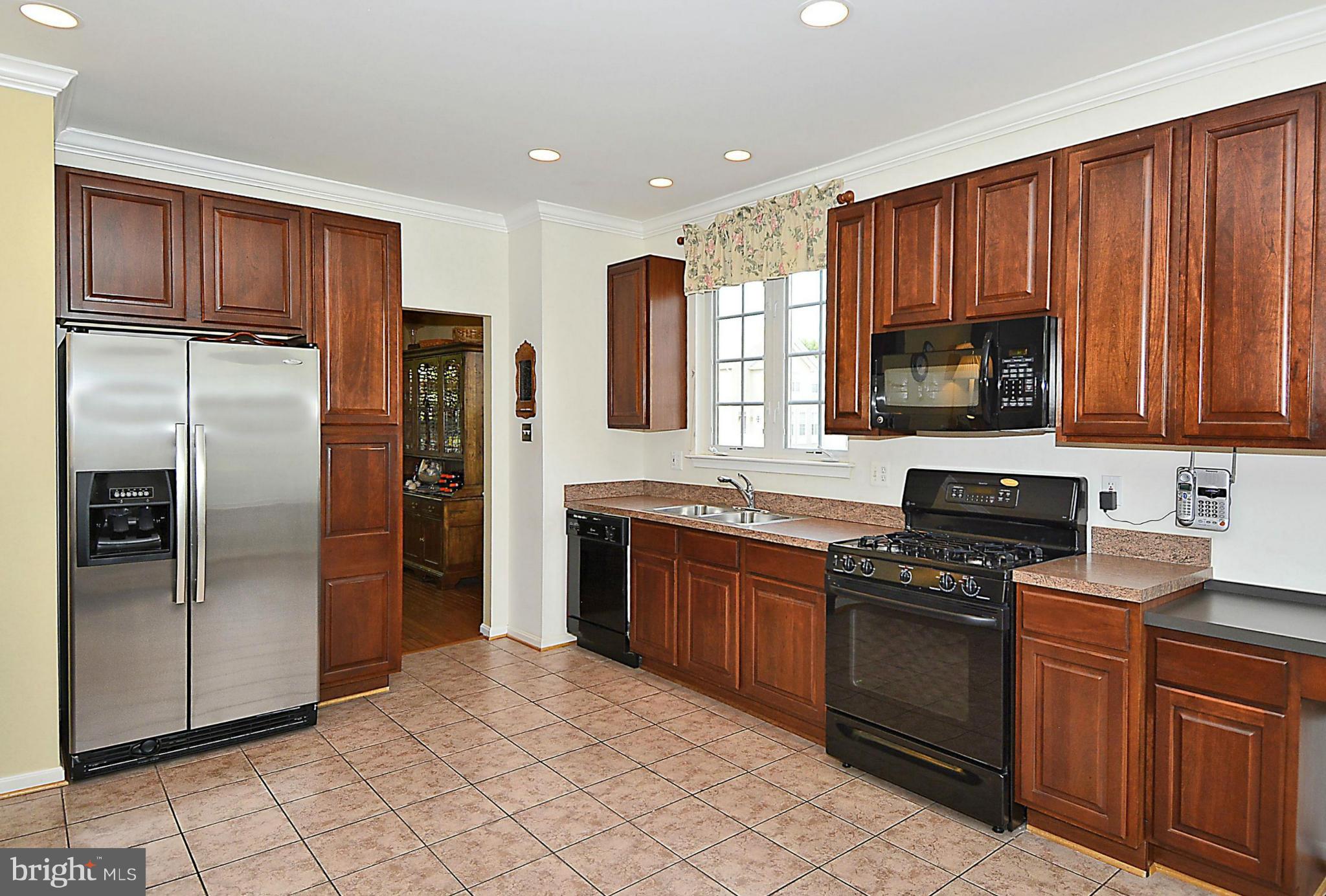 18133 Coachmans Road Germantown, MD 20874 - Photo 11 of 30 Kitchen