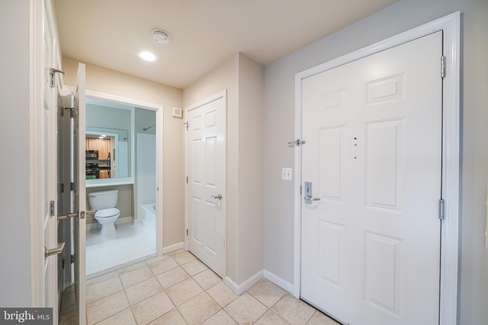 11710 Old Georgetown Road, Unit 1410 North Bethesda, MD 20852 - Photo 11 of 29