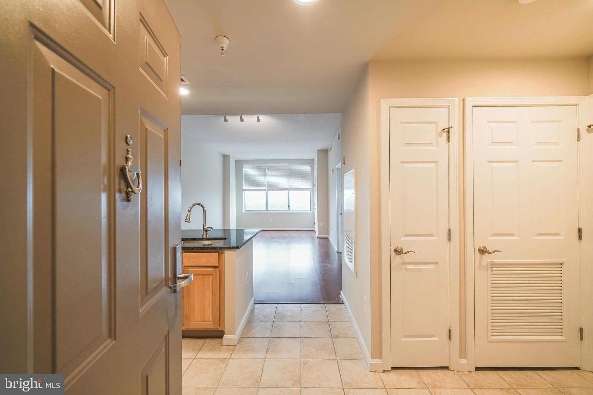 11710 Old Georgetown Road, Unit 1410 North Bethesda, MD 20852 - Photo 7 of 29