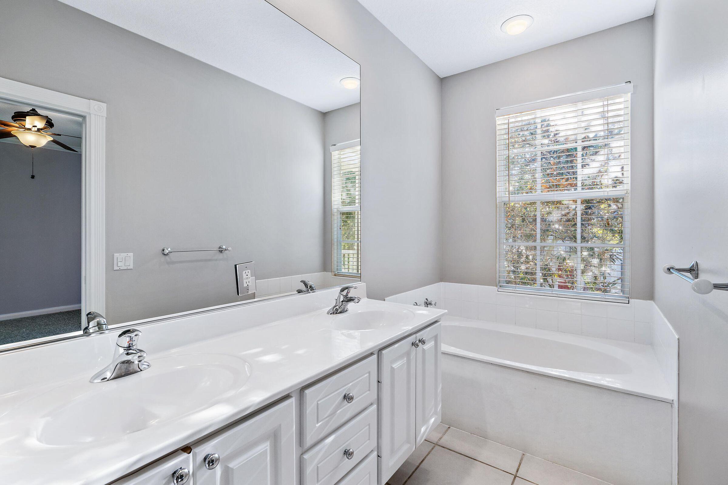 116 Waterford Drive Jupiter, FL 33458 - Photo 15 of 19 20211208165713910820000000-o